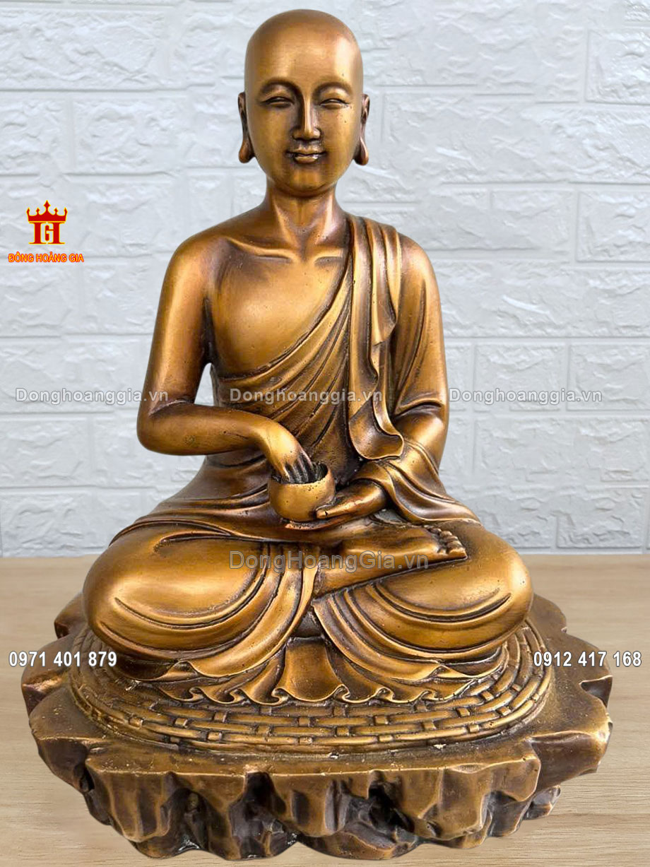 Tượng Thánh Tăng Sivali bằng đồng được đúc hoàn toàn thủ công